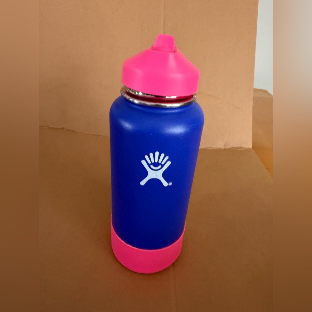Hydro Flask 32 oz. Blueberry and Pink Water Bottle